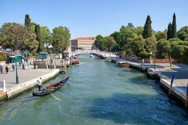 Venedig Landschaft Mit Dem Bild Von Booten Auf Einem Kanal — Stockfoto