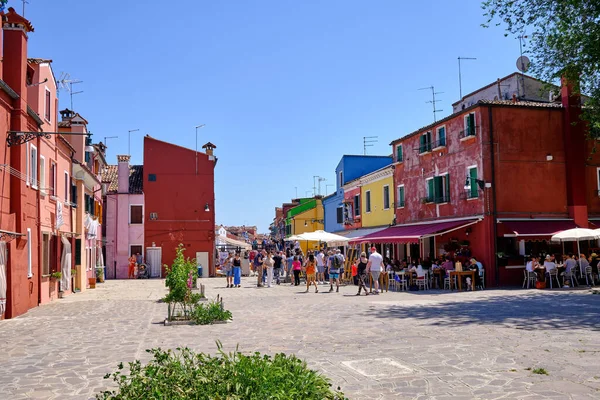 Burano Venise Maisons Colorées Île Burano Bâtiments Multicolores Sur Remblai — Photo