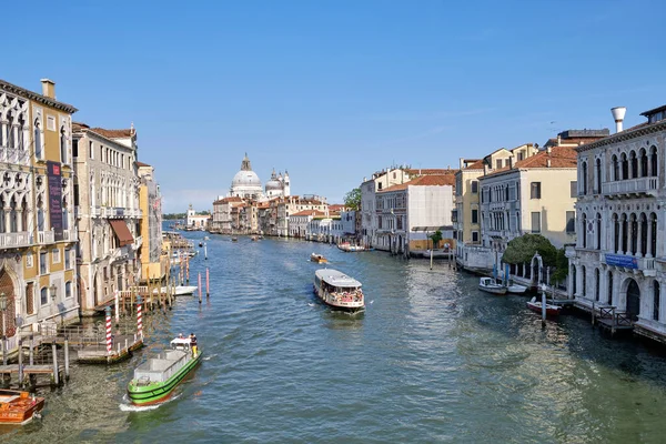 Venecia Italia Panorama Del Gran Canal Venecia Con Barcos Iglesia — Foto de Stock
