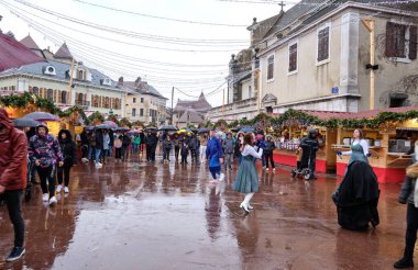 Annecy, Fransa: Fransa 'nın Thiou nehrinin kıyısındaki Annecy şehir merkezindeki eski kent simgesi.