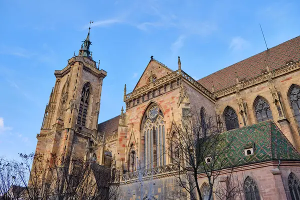 Alsace, Aralık: Renkli romantik şehir Colmar, Fransa, Alsace 'ın güzel manzarası