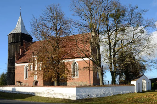 Εκκλησία Στο Radostowo Πολωνία — Φωτογραφία Αρχείου