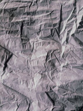 Dağ manzarasının taklidi ile soyut gri arka plan. Buruşmuş kağıdın dokusu