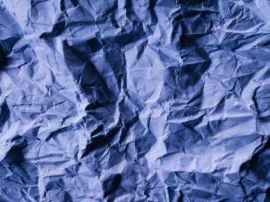 Dağ manzarasının taklidi ile soyut mavi arka plan. Buruşmuş kağıdın dokusu