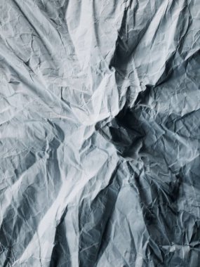 Dağ manzarasının taklidi ile soyut gri arka plan. Buruşmuş kağıdın dokusu