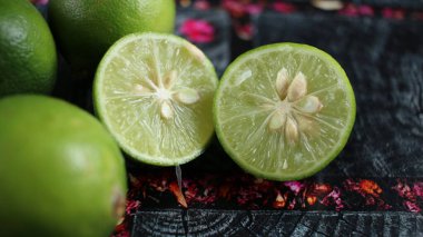 Taze tropikal meyve jöle limuzin (limon meyvesi, Citrus amblycarpa)).
