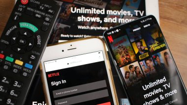 Netflix 'e giriş yapın, bir yayın servisi çok çeşitli ödüllü TV şovları, filmler, anime, belgeseller ve daha fazlası sunuyor.. 