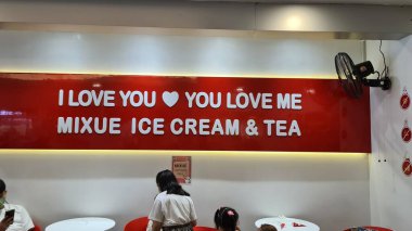 Mixue Bingcheng 'in sloganı: Çin taze dondurma ve çay dükkanları zinciri..