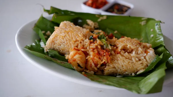 Tradiční Indonéské Kulinářské Jídlo Nasi Bakar Pražená Rýže Zábal Banánovém — Stock fotografie