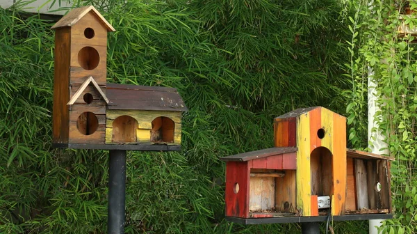 Красочный Птичий Домик Кормушка Экологически Чистом Парке Города — стоковое фото