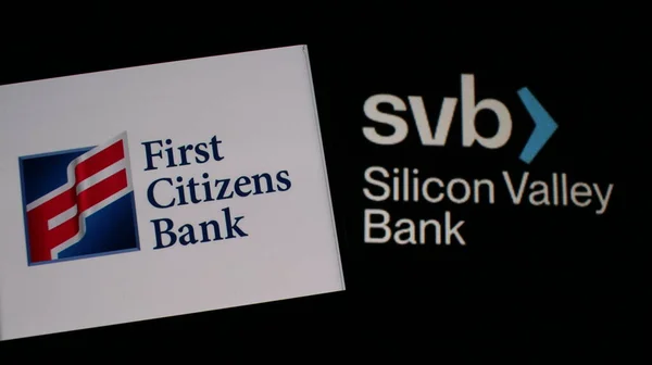 背景にはシリコンバレー銀行 Svbロゴ入り市民銀行ロゴ ストックフォト