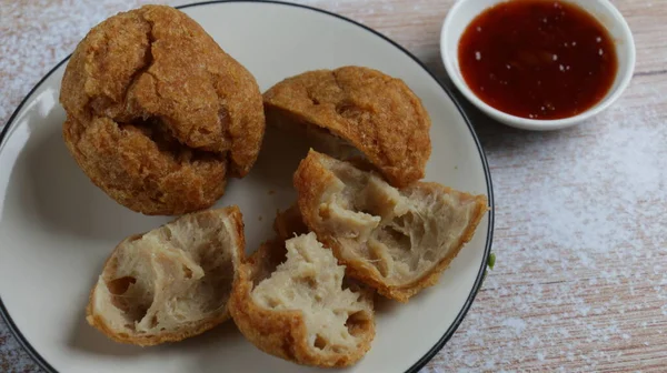 인도네시아의 길거리 닭고기 미트볼 맛있고 맛있다 — 스톡 사진