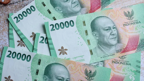 Yeni Endonezya banknotu (uang baru) 