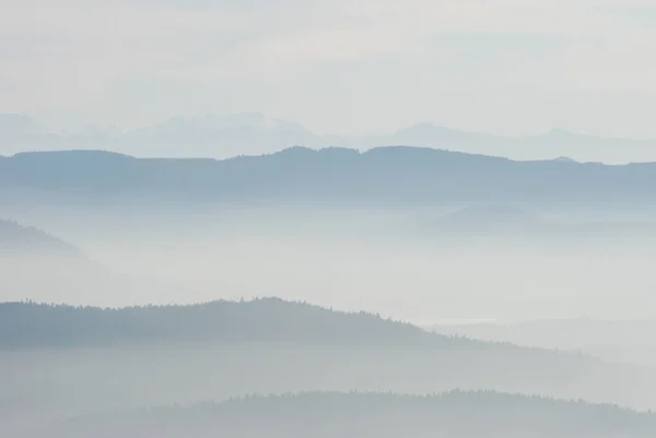 Beautiful Layered View Mist Covered Mountains British Columbia — Stock Photo, Image