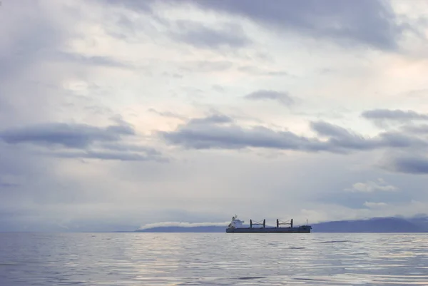 Container Ship Navigates Juan Fuca Strait Gloomy Calm Morning — Stock Photo, Image