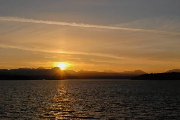 Vacker Solnedgång Över Bergen Södra Vancouver Island Sett Utifrån Valdes — Stockfoto