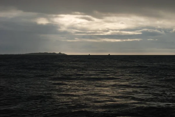 ดวงอาท องแสงเบา Trial Island Lighthouse ใกล คตอเร แคนาดา — ภาพถ่ายสต็อก