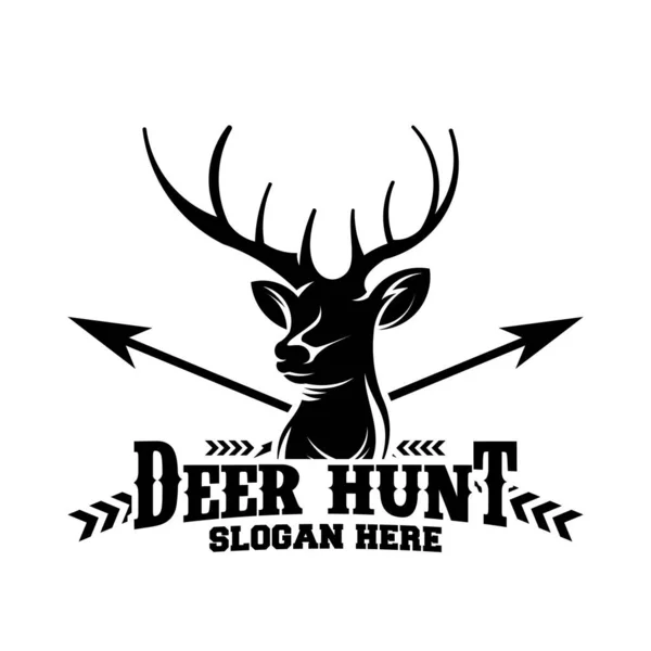 Geyik avcısı logosu, rozet, amblem, etiket tasarımı şablonu. Geyik kafası silueti ve okun vektör çizimi. Avcı kulübü, geyik avı sembolü simgesi