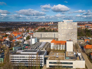 Leibnitz Üniversitesi ve Max Planck Yerçekimi Fiziği Enstitüsü 'nün hava görüntüsü
