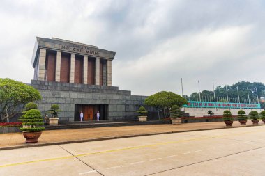 Ho Chi Min anıt mezarı Ba Dinh Meydanı 'nda..