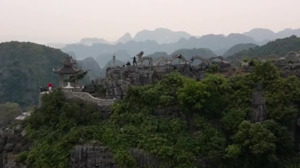 Top Pagoda Chrámu Hang Mua Velkým Drakem Vietnam — Stock video