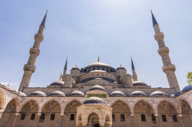 Sultan Ahmet Camii 'nin ya da Mavi Cami' nin avlusu.