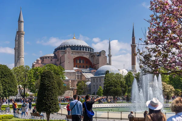 Denní Život Turistickou Návštěvou Mešity Hagia Sophia Historické Čtvrti Sultanahmet — Stock fotografie