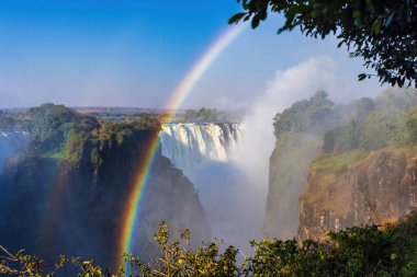 Victoria, kışın Victoria Şelaleleri 'ne nehrin kıyısındaki ikinci boğaza çok fazla su taşırken düşer.