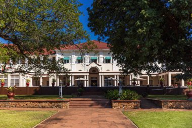 Tarihi Victoria Falls Oteli 'nin konuk terası.