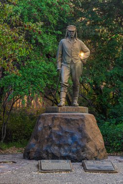 Victoria Şelalesinin yanındaki parkta David Livingstone 'un heykeli