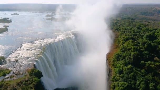非洲冬季时 无人驾驶飞机飞越维多利亚瀑布 — 图库视频影像
