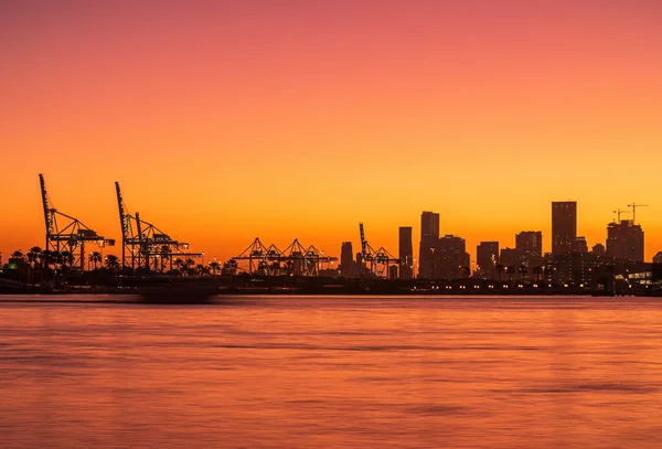 迈阿密港血红色的落日 — 图库照片