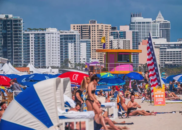 Miami Plajı Ndaki Insanlar — Stok fotoğraf