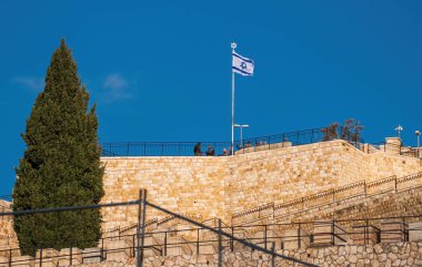 Zeytin Dağı 'nda İsrail bayrağı