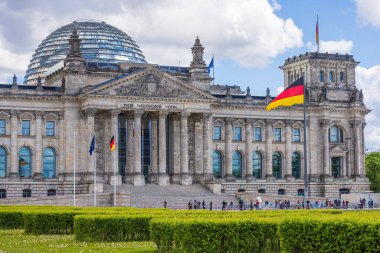 Alman parlamentosu Bundestag 'ın evi Reichstag binası.