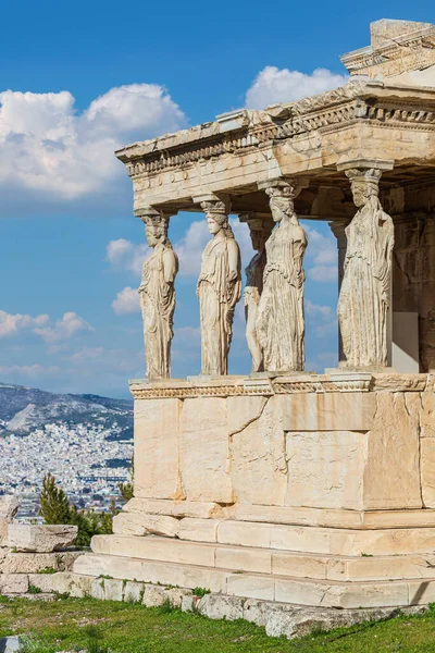 Akropolis bölgesindeki ünlü Erechtheum veya Athena Polias Tapınağı