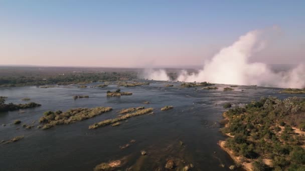 Victoria Şelalesi Nin Kenarından Akan Sislerin Suyun Hava Görüntüsü Unesco — Stok video