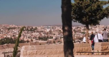 Zeytin Dağı 'ndan Tapınak Tepesi ile Kudüs' ün manzarasının turna görüntüsü.