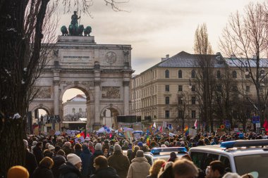 Almanya 'nın Münih kentindeki bir manifastation' da sağcı parti AfD 'ye karşı protesto.