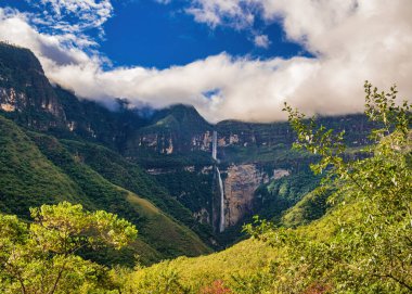 Gocta Şelalesi, Chachapoyas 'ta 771 metre yüksekliğinde.