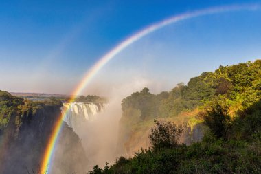 Zambezi Nehri 'ndeki ünlü Victoria Şelalesi.
