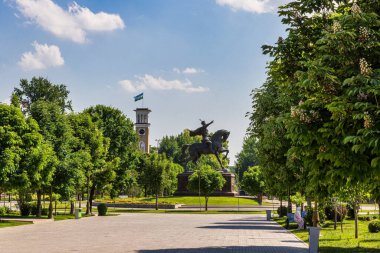 Efsanevi Tamerlane Amir Temur 'un At Sırtındaki Heykeli