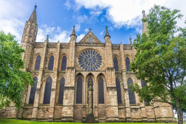Durham Katedrali 'nin dış görünüşü
