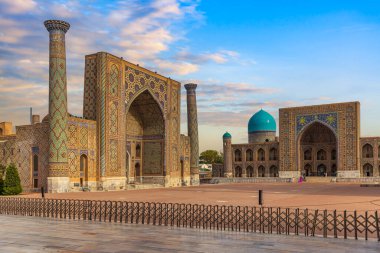 Semerkant, Özbekistan 'daki Registan Meydanı' nın muhteşem manzarası