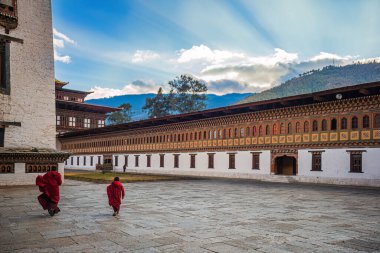 Butan 'daki Tashichho Dzong, 1772' de başkentin kuzey ucunda inşa edilen Budist manastırı ve kalesi..