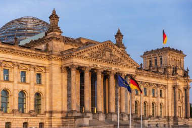 Alman Parlamentosu Reichstag Binası 'ndaki Bundestag.