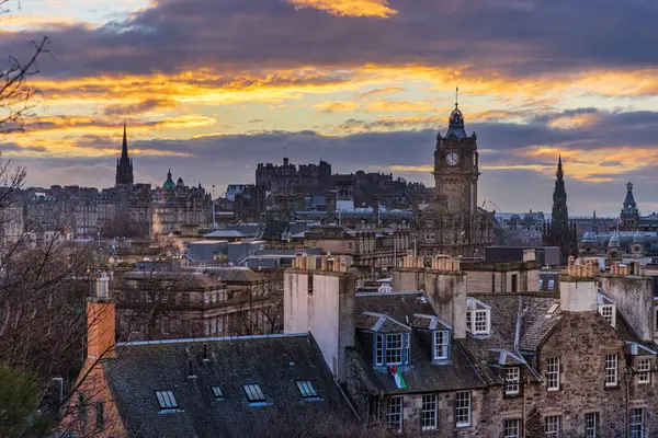 Gün batımında Edinburgh, İngiltere