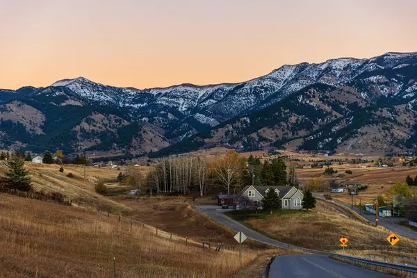 Bozeman yakınlarındaki güzel Montana manzarası, Sonbaharda MT