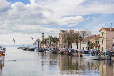 Fenerli Grau du Roi balıkçı limanı.