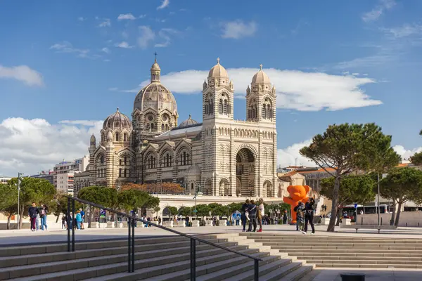 Marsilya Katedrali, Fransa 'nın Marsilya şehrinde bulunan bir katolik kilisesidir..
